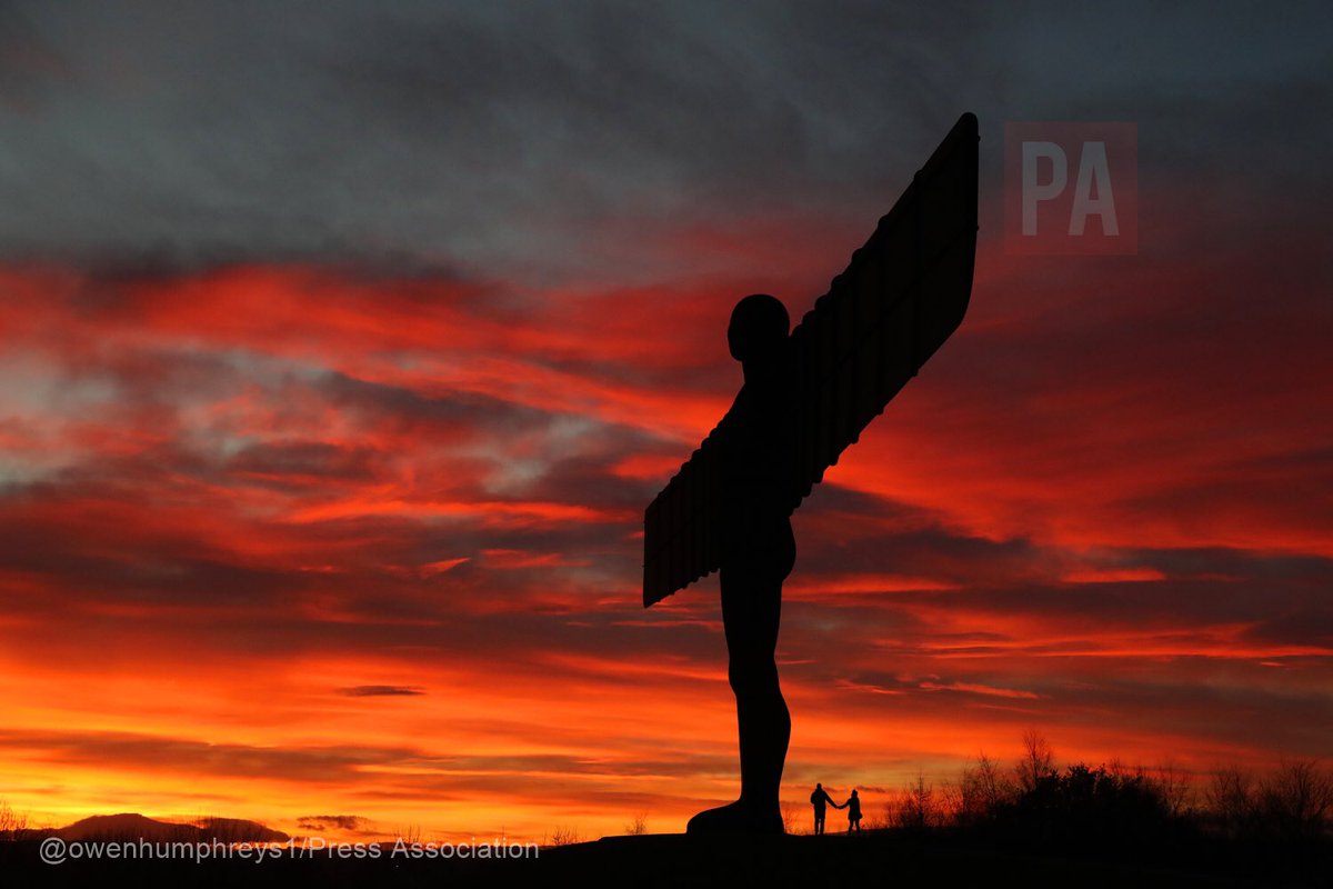 owenhumphreys1's tweet image. A stunning end to the day #gatesheadhour @StormHour #sunset #weather @photoweather1 #northeasthour @WinterExpert