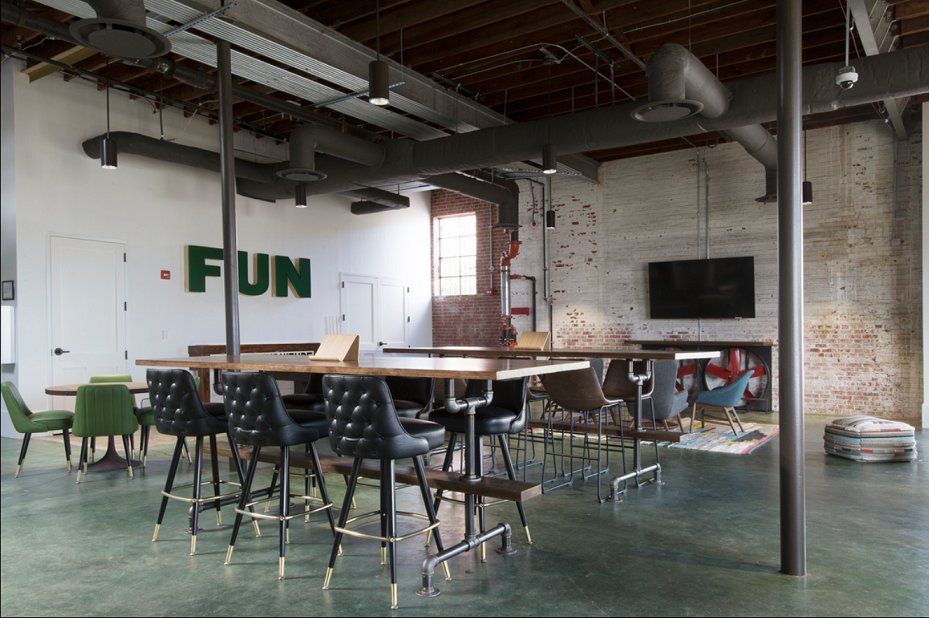 EZeeCommClean's tweet image. Check out these awesome "after" shots of a job we completed in October 2016 at @MasoniteDoors in Ybor City! We totally want to hang out!