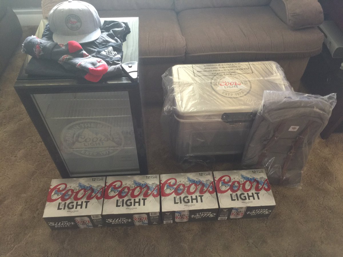 kschwarb12's tweet photo. A huge shout out to @CoorsLight for the great gift! Defiantly making sure the mountains are blue! #silverbullets https://t.co/4FBXwHY6Xm