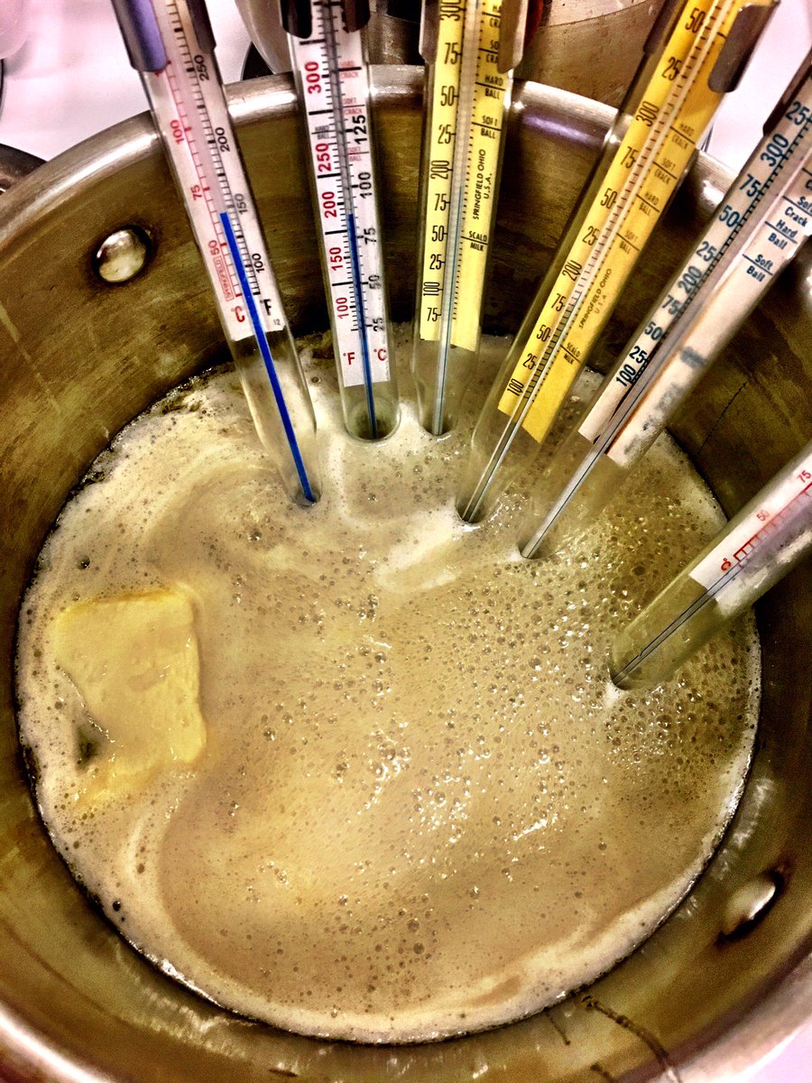 SurreyHomeEcGuy's tweet photo. #testingcandythermometres #hardcrack #kpcooks #almondroca https://t.co/KnE03Yxmqn