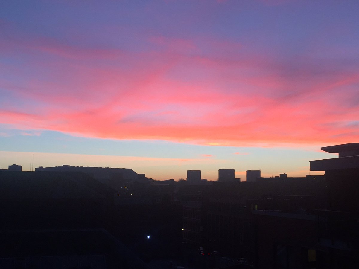NutritionStreet's tweet photo. Beautiful skies https://t.co/FbhQkx4V8R
