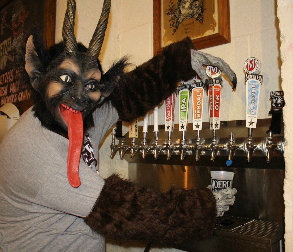 Naughty/nice? #Krampus decides w/our &amp; <a href="/EnjoytheArts/">Enjoy the Arts</a>' 21+ #CurioCity;12.8 at <a href="/moerleinbeers/">Christian Moerlein</a>! #MuseumOnTap:bit.ly/2aYlvRl <a href="/ArtsWave/">ArtsWave</a>