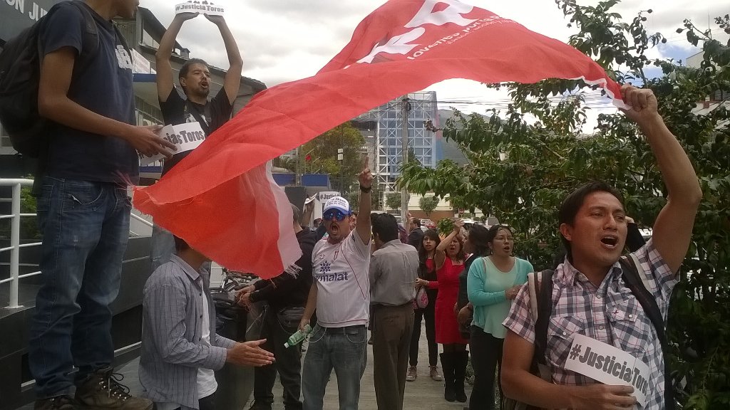 JPPECUADOR's tweet photo. #JusticiaToros Quito ya votó Rodas no cumplió @alfaristas @Frojas1917 https://t.co/yqAGgVK0VH