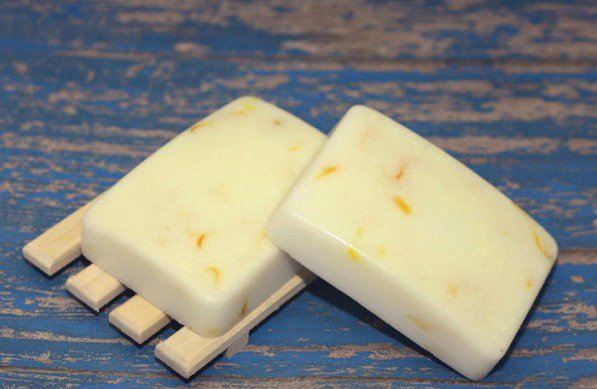 shopswell's tweet photo. Get your #DIY #beauty on with this calendula soap recipe from @kotibeth https://t.co/xCiZfGMKOW #DIY https://t.co/pz0HlN85GI