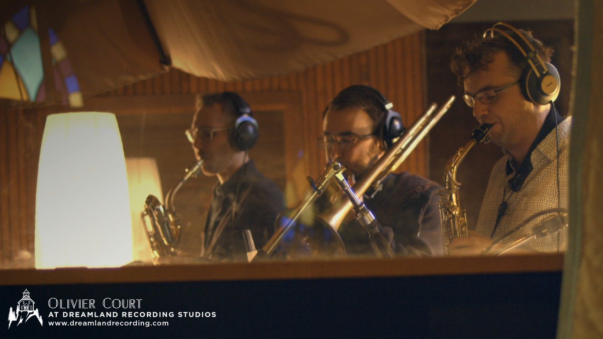Screencaps from Olivier Court's session video. Watch it here: youtube.com/watch?v=iJ13Pr… … #dreamlandrecording #hudsonvalleymusic