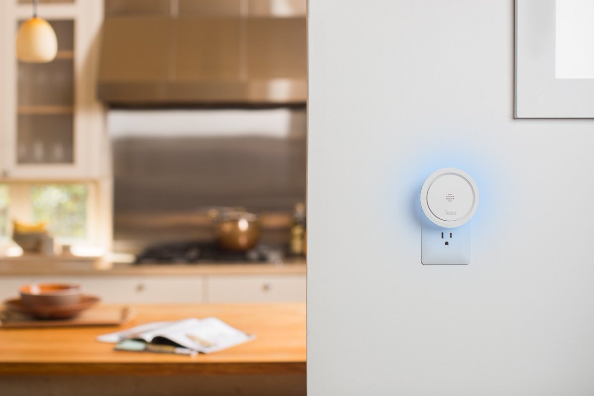 Leeo Smart Alert has an elegant design that complements any room. Where will you put yours? shop.leeo.com #lighting #design