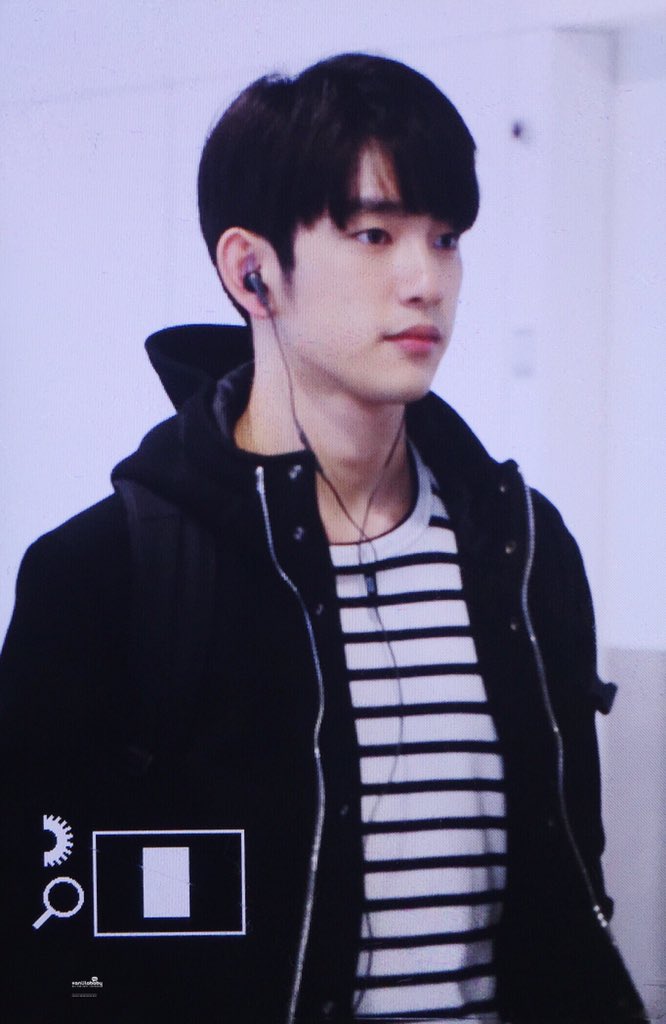 vanillababy0922's tweet photo. #GOT7 #갓세븐 #박진영 #진영 161130 HKG 도착 @jrjyp 수고했어💓 https://t.co/rnNbe1lUz9