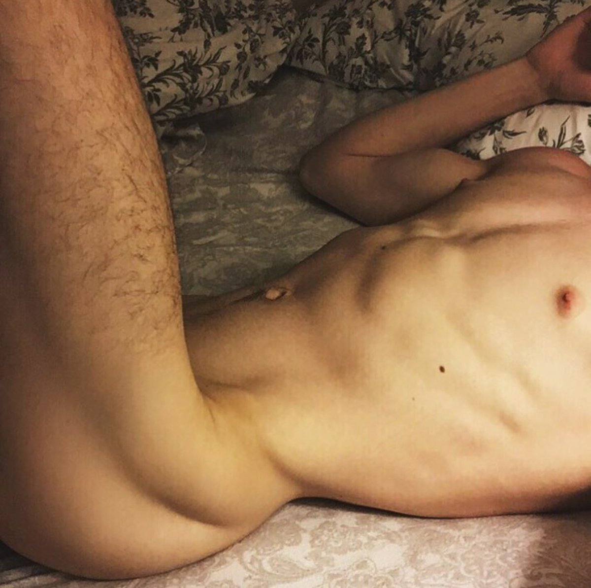 imwalkerbiiitch's tweet photo. @sexygaystweet #AssWednesday https://t.co/ujOOT2jcA9