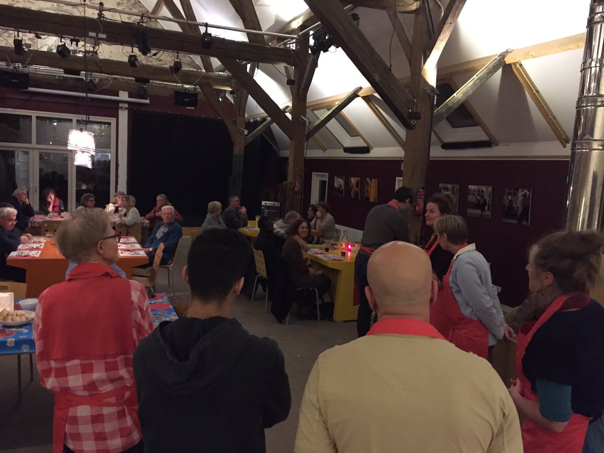 Dat belooft weer 'n hele gezellige avond te worden van <a href="/RestoAmersfoort/">Stichting VanHarte</a>. Met dank aan de vrijwilligers, wat 'n heerlijke geuren