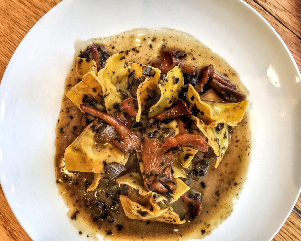 The_HoroScoop's tweet photo. Outstanding lunch @TheosSItalian the new Duck Ravioli was incredible #Foodiechats #foodporn #Foodie https://t.co/ybKzAo57E2