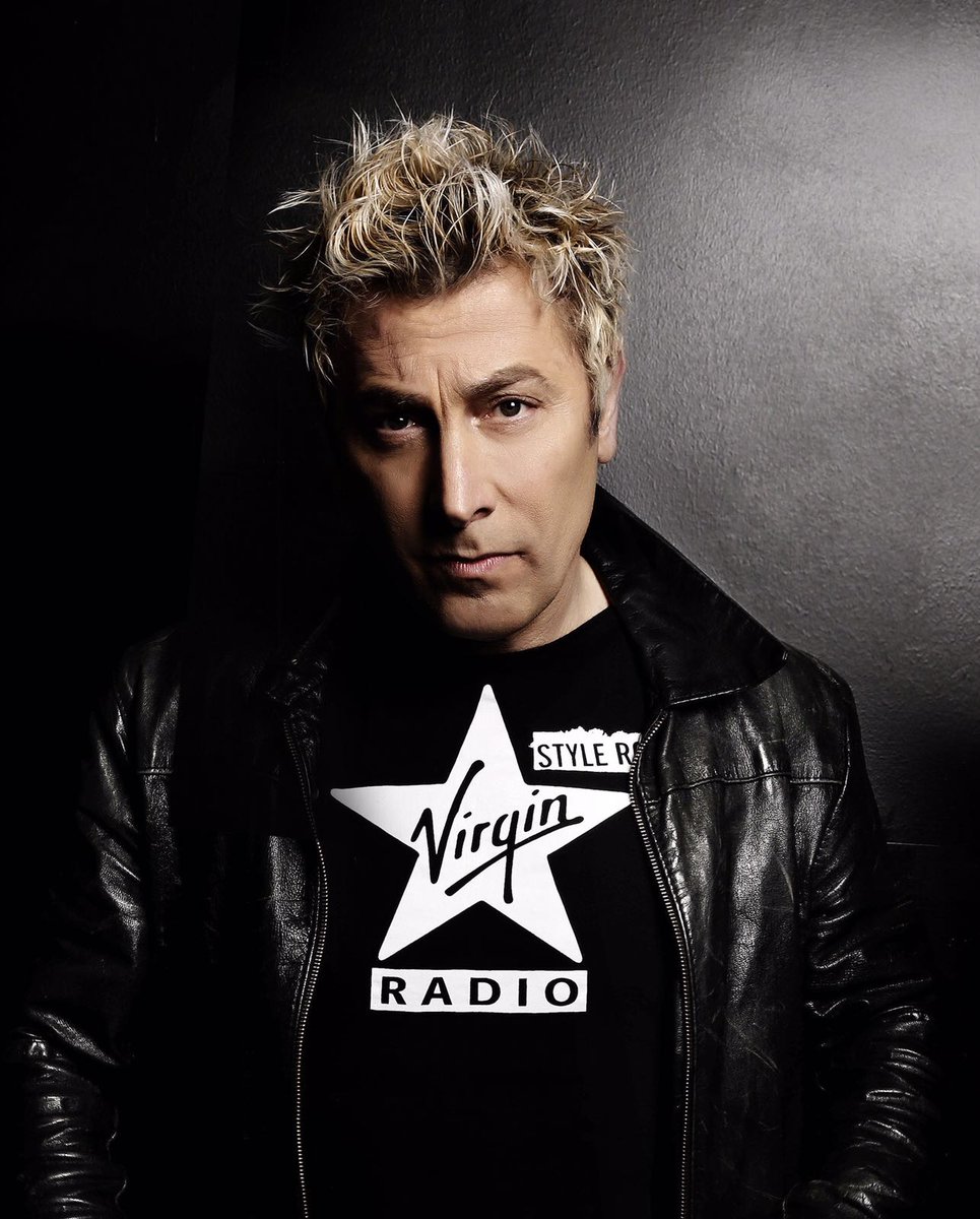 Dolcitalia's tweet photo. Impossibile annoiarsi alla serata #dosweetforkids anche grazie alla presenza del nostro amico special guest @VIRGINRINGO .Solo buona musica! https://t.co/KILnQ20TjO