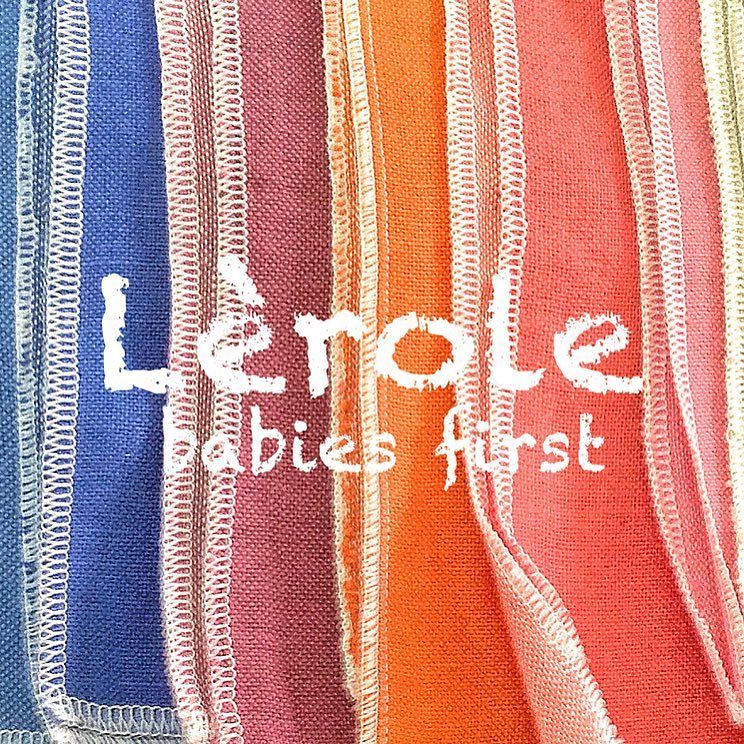 Lerole_BF's tweet photo. #babywearing #Lèrole per la genitorialità ad alto contatto. #madeinitaly100 #italy #sling … https://t.co/T5PVfNkEBP https://t.co/nv8vDOFJBr
