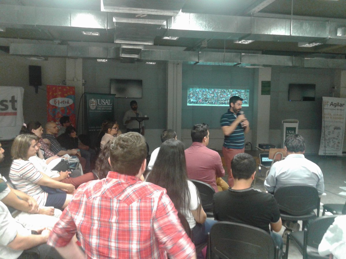 leanfestnights's tweet photo. Ahora comienza Diego Quesada su charla en #LeanFestNights de lean aplicado en el sector público #LeanInAction https://t.co/e7hFxZn5nt
