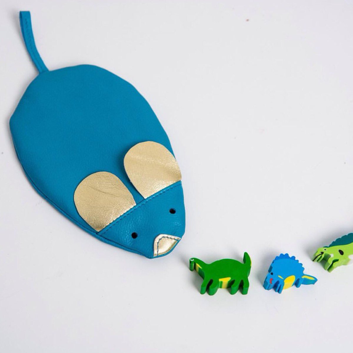 findingmakers's tweet image. Adorable handmade leather coin purse by @krambeutel #findingmakers #smallbusiness #handmade #leathergoods instagram.com/p/BNc3l6fDTZF/