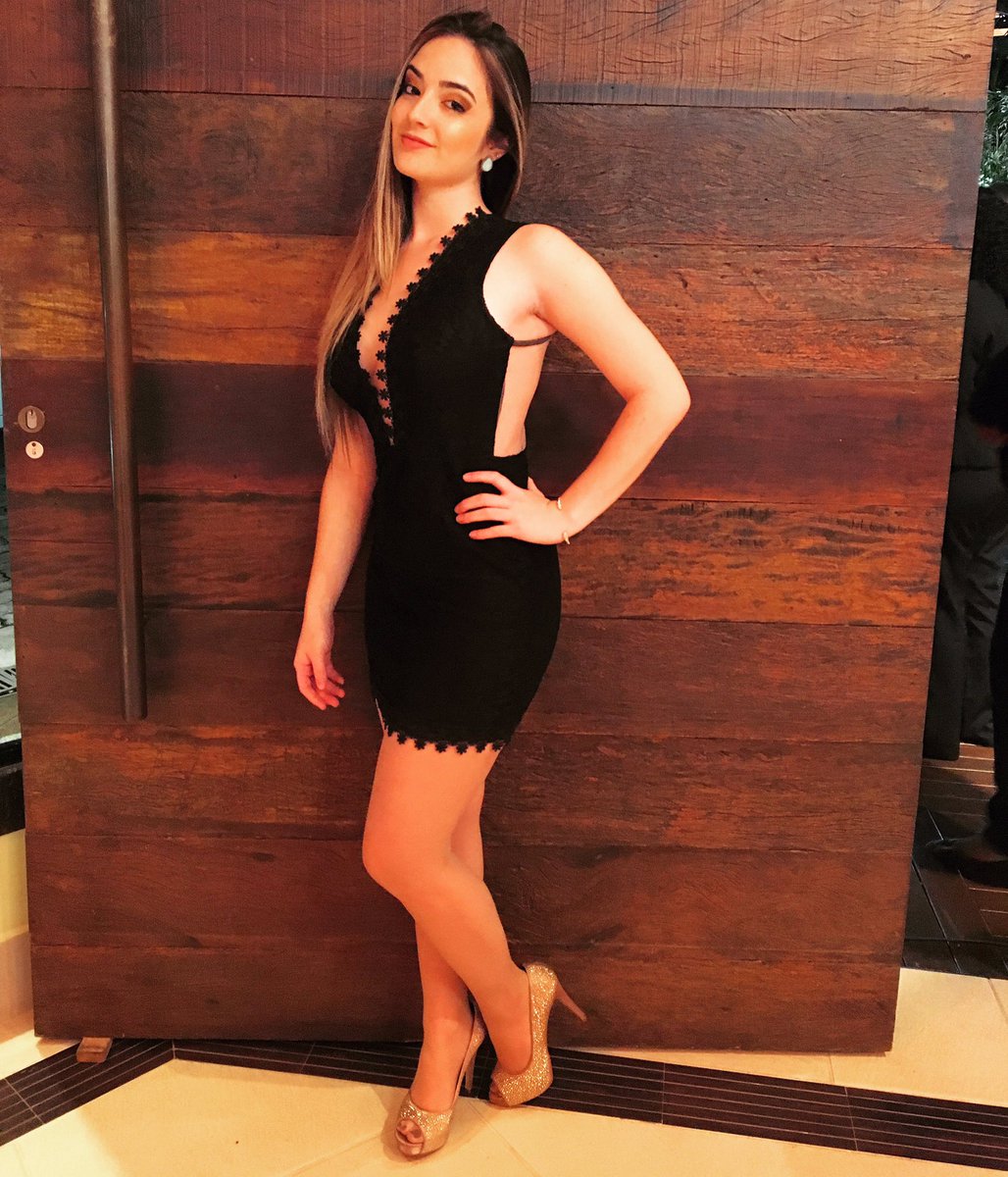 ArianeVLobos's tweet photo. E esse vestido que amei ❤️
#Tbt #Relembrando #Lookcompleto https://t.co/CiJgSVrAcc