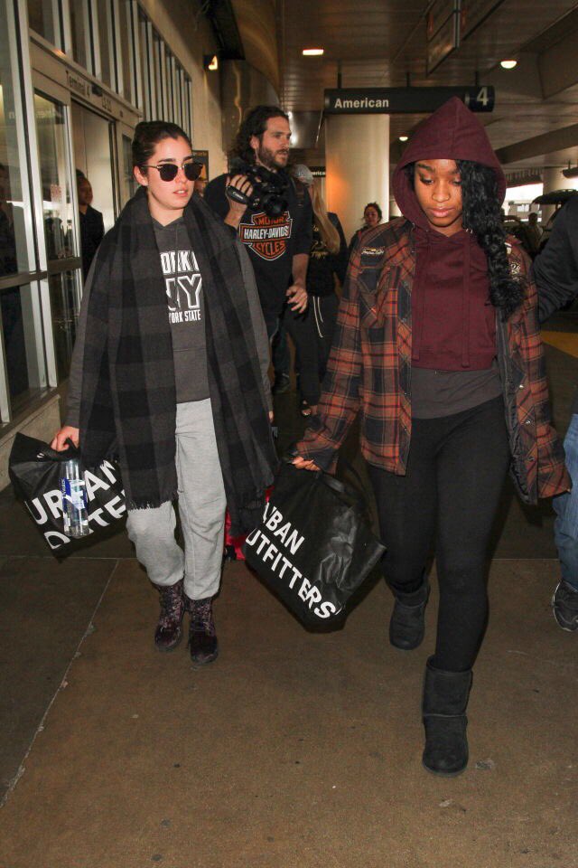 laurencombr's tweet image. FOTO | Lauren, Normani, Dinah e Ally no aeroporto de Los Angeles hoje (via fifthsharmonys no tumblr)