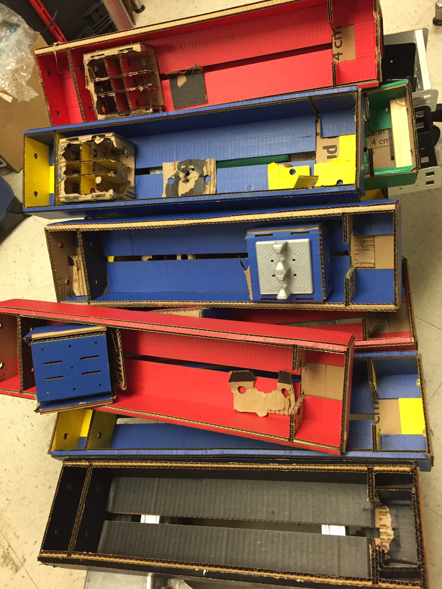 nadyapeek's tweet photo. Recycling cardboard machines... is really quite easy #machinesthatmake #howtomakealmostanything #fabclass https://t.co/Pc7vI9cohz