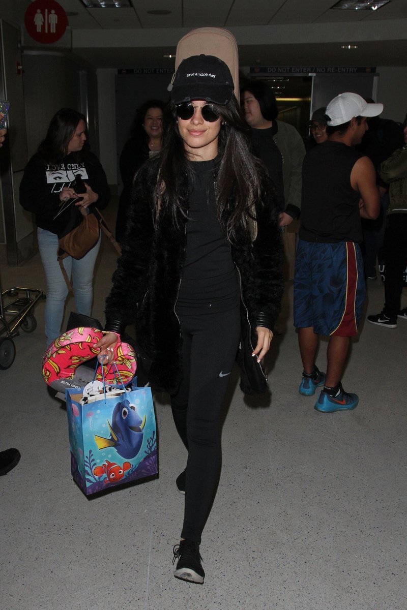 cmilasorgasm's tweet image. Hoje eu tirei o dia pra sofrer por fifth harmony pelo amor de deus