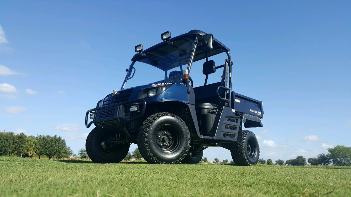 GolfPantherRun's tweet photo. New fleet of EZGO Haulers have arrived. @EZGOvehicles #dieselstrong #lift https://t.co/aD8Yd0sK4B