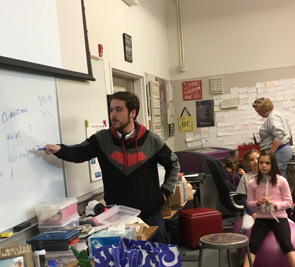 ValleyViewRobos's tweet image. Tim is teaching Ss to program with the &quot;while loop&quot;.  Convos about math and the Ss don&apos;t even realize it!