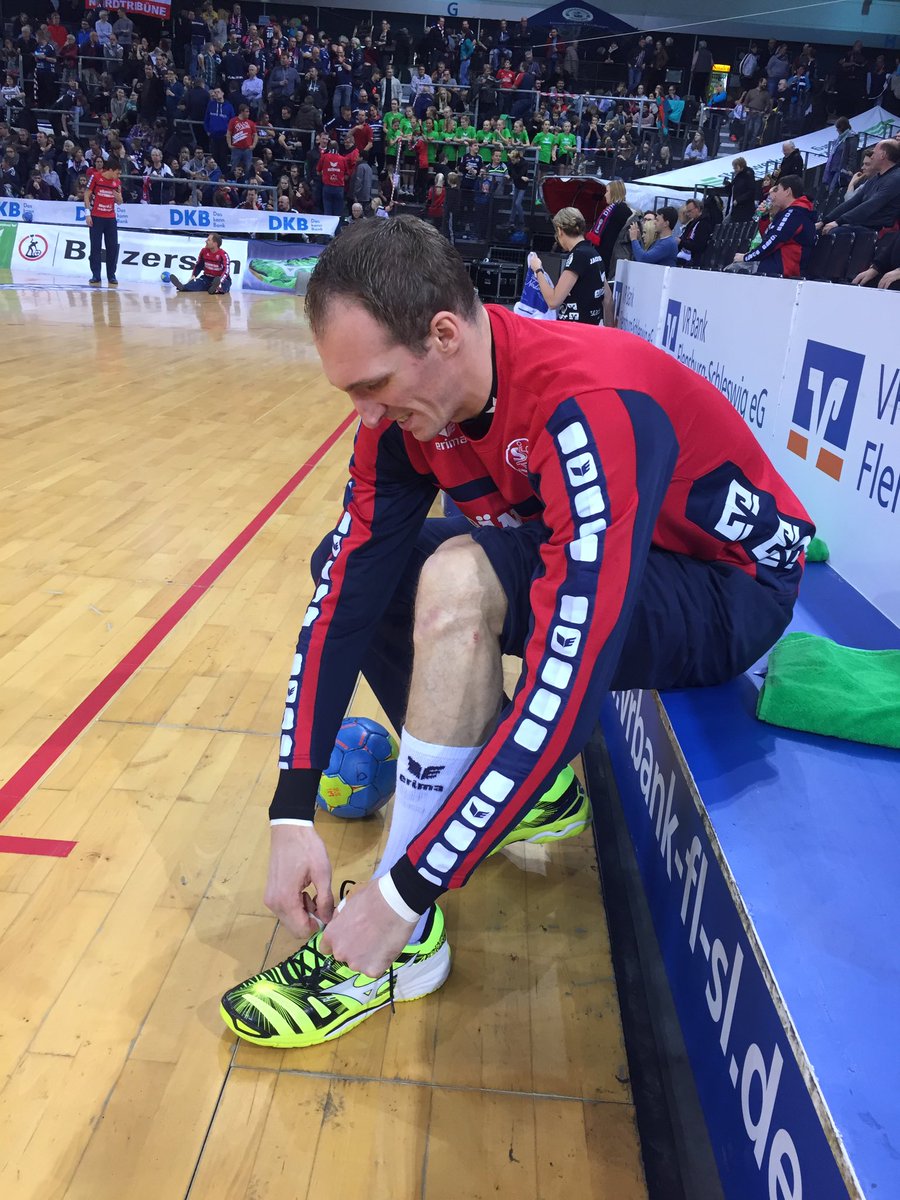 SGFleHa's tweet photo. NEW SHOES, HOLGER?! 😳👍 We like!!! 👏😍 #SGPower #Runbirds #neverstoppushing #Mizuno https://t.co/el23WTpACf