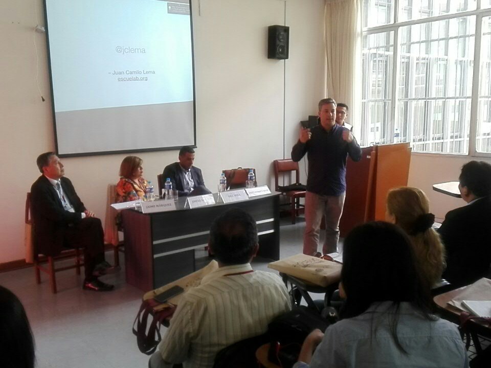 ddintorg's tweet photo. @jclema de @escuelab explica a los asistentes de #DemocraciaDigital sobre datos abiertos https://t.co/ldNhqeVUWu