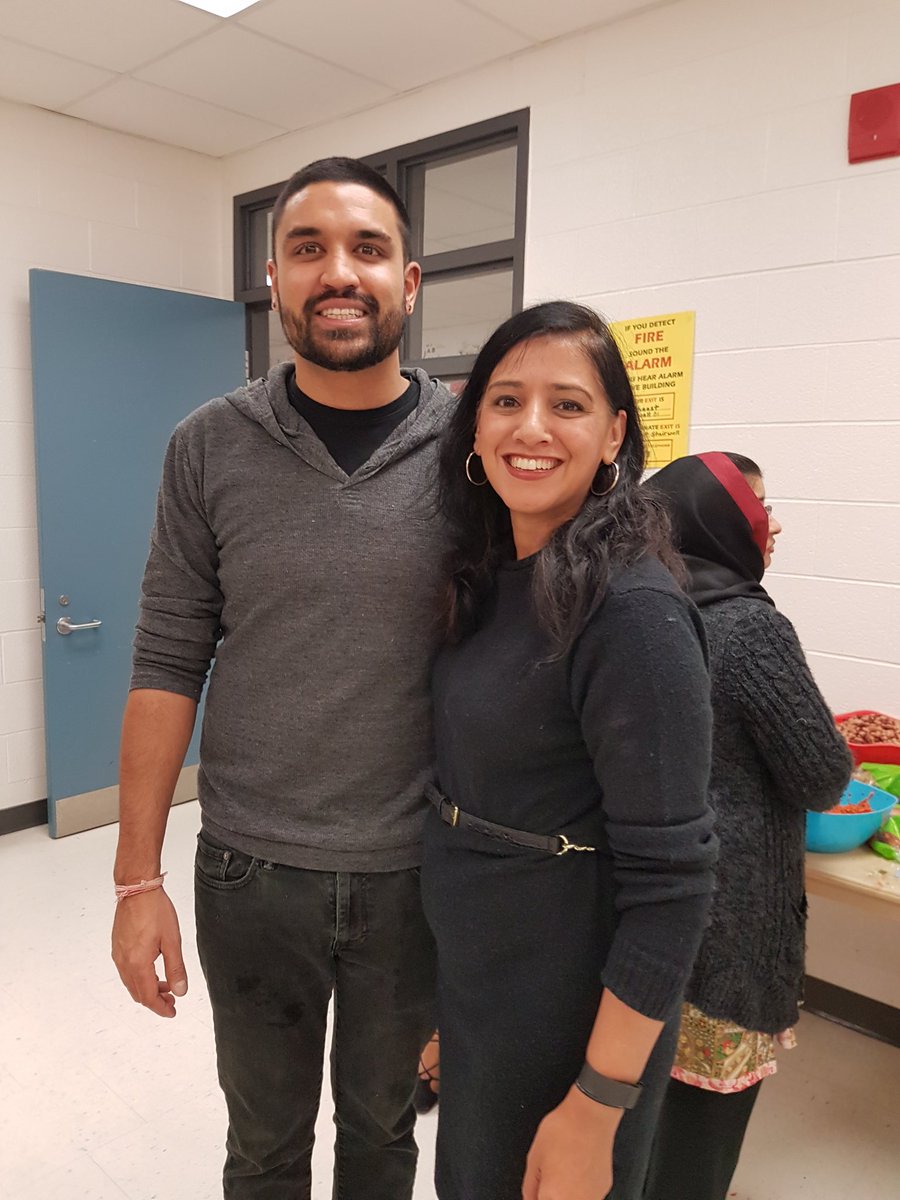 All hands on deck for the #FamilyFunNight <a href="/faircloughps/">Ellen Fairclough PS</a> with <a href="/ChefDevan/">Devan Rajkumar</a> #cookingwithchefDev