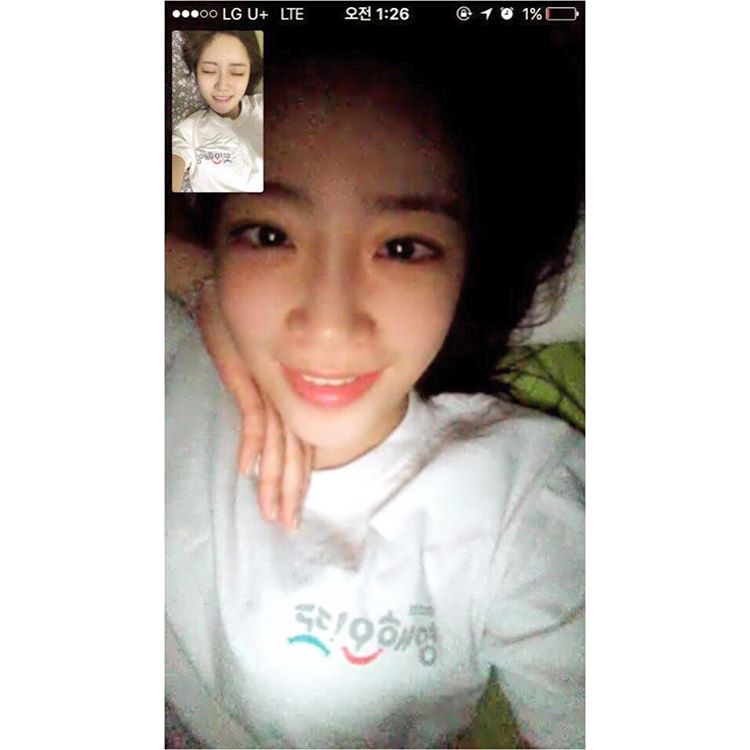 araaraftr's tweet photo. [OGSTAGRAM] Youngji's post; "#facetalking #onepercent #weareclicked #bychance #AOHY #indeed #beautywithnomakeup #heosisters #loveyou"
•
#허영지 https://t.co/sYskjzDeVD