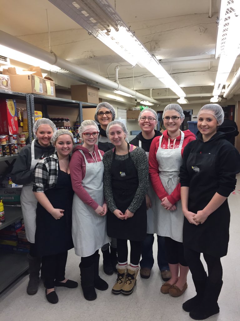 BSS_Thunder's tweet photo. Last trip to the Bissell Centre for this grad class! #stophomeless https://t.co/q5yZy9RvVF