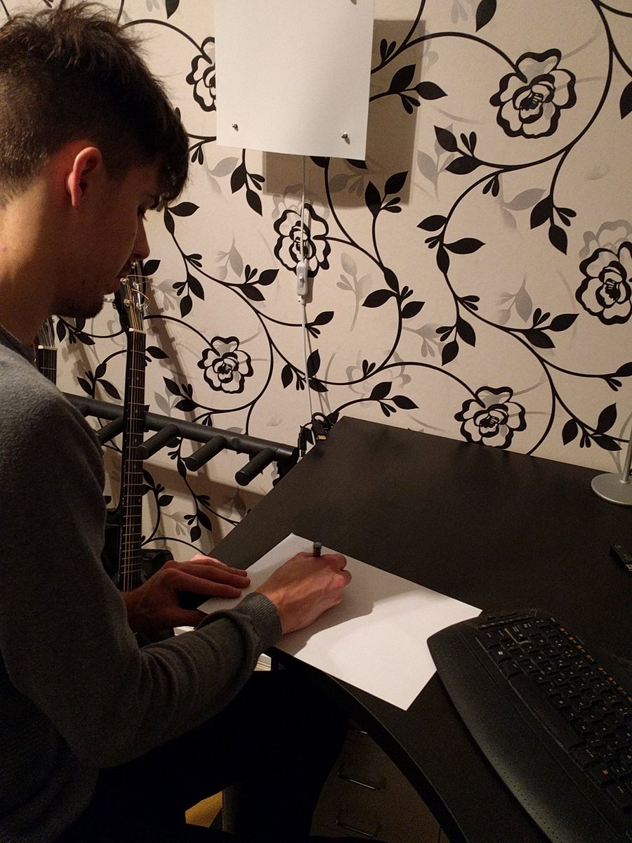 msalquistlandin's tweet photo. Spännande att man har en bror som har ingenjörs- och masterexamen men inte kan komma ihåg fem gymövningar... #Newbie #PTMike https://t.co/HKSZphcsVi