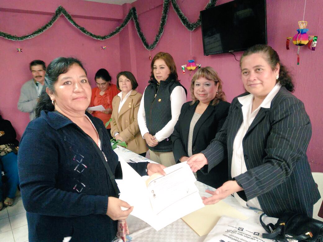 maritzaordazdf's tweet photo. Entrega de Certificados #PEC2016 con #Aliado @INAPAM en Milpa Alta @INEAmx. Emotivo evento. Las graduadas cantaron de alegría. https://t.co/huJZRvnPQ2
