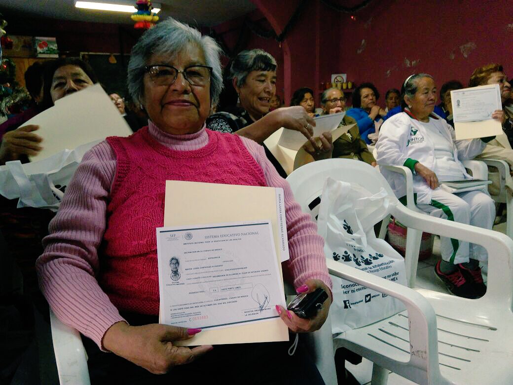 maritzaordazdf's tweet photo. Entrega de Certificados #PEC2016 con #Aliado @INAPAM en Milpa Alta @INEAmx. Emotivo evento. Las graduadas cantaron de alegría. https://t.co/huJZRvnPQ2
