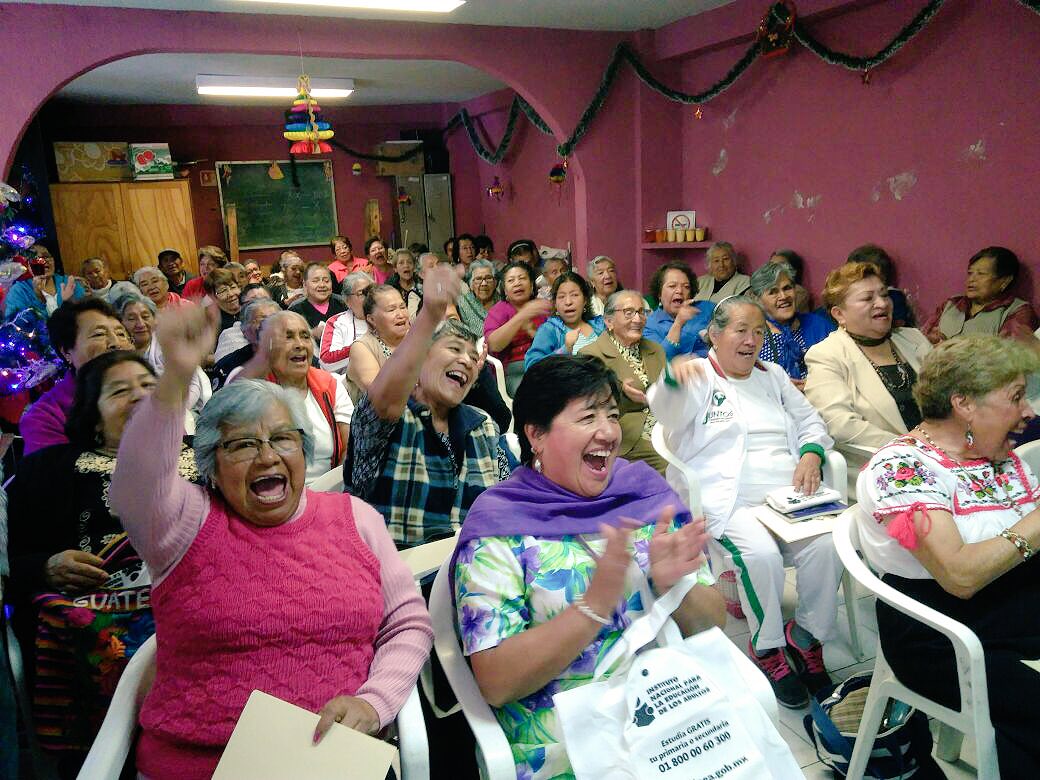 maritzaordazdf's tweet photo. Entrega de Certificados #PEC2016 con #Aliado @INAPAM en Milpa Alta @INEAmx. Emotivo evento. Las graduadas cantaron de alegría. https://t.co/huJZRvnPQ2
