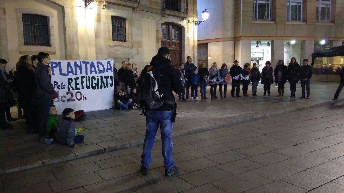 plantadarefugi's tweet photo. Un dimecres més, #PlantadaRefugiats #volemacollir #Obriufronteres #Casamevacasavostra https://t.co/3jOE9GsQii