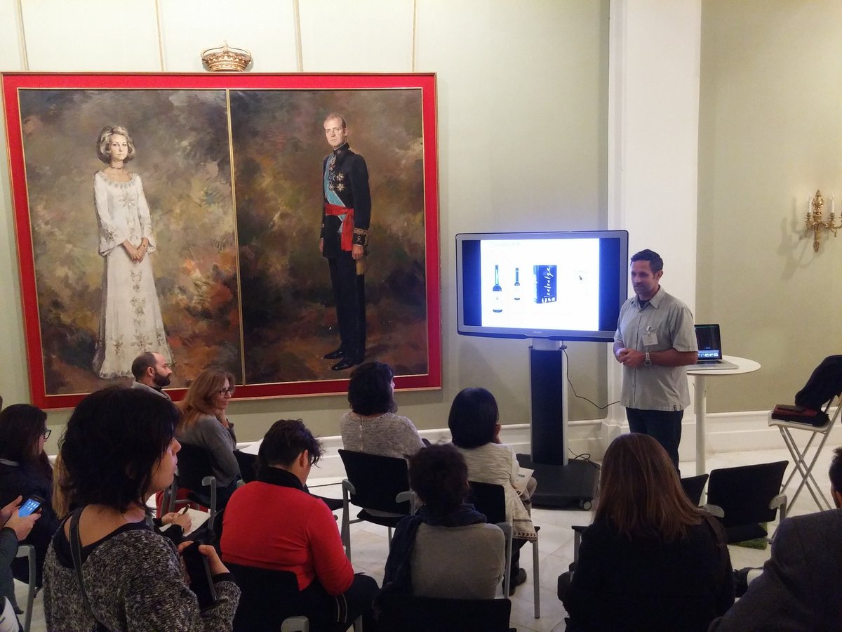 EcoEstiloEs's tweet photo. En foro #tandemcat puedes encontrar proyectos medioambientales o de #modaSOStenible como @Uttopy_Es . Te gusten o no #monarquia o #republica https://t.co/9lczbdnfx5