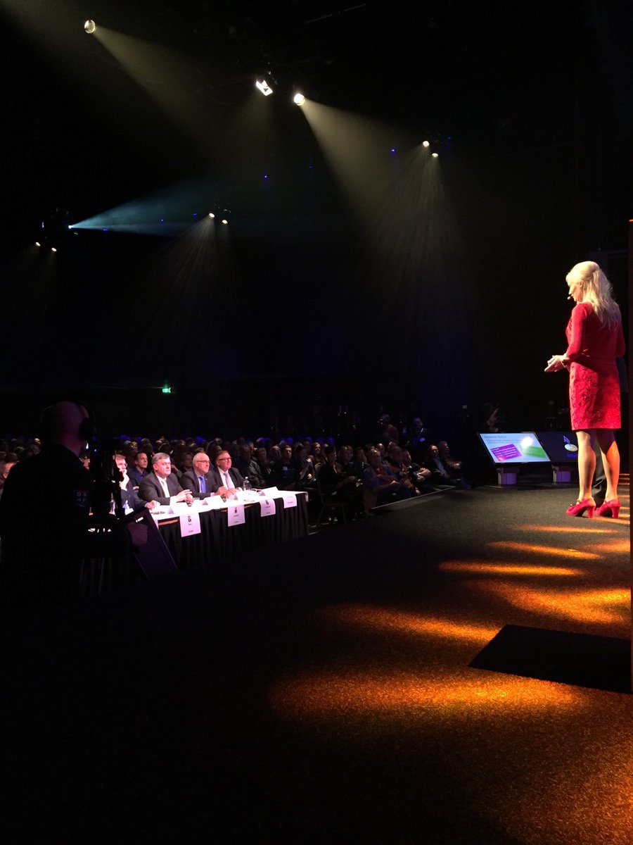In de coulissen #ssf2016 Wat ben ik onwijs trots op de pitchers. Ze doen het geweldig!