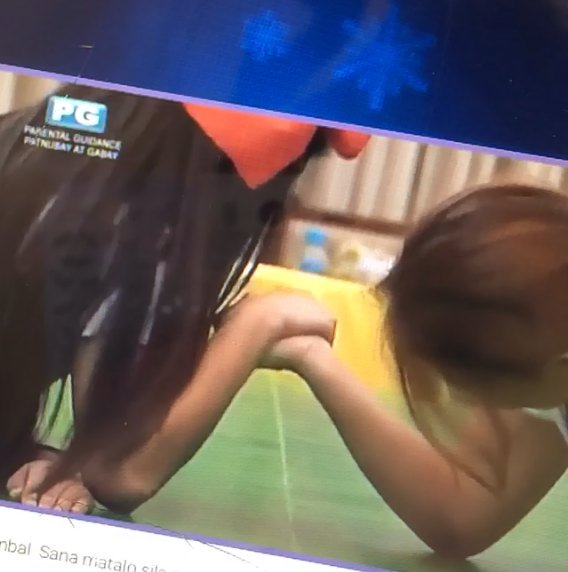 antiperalejo's tweet photo. disqualified dapat yan eh 
she's obviously using her
body weight? @PBBabscbn 
@OpinionPbb https://t.co/RADEPGAa7S