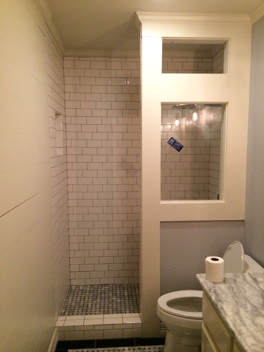 WacoInteriors's tweet photo. Bathroom remodel in Crawford, TX by our Interior Designer Audra Ford. Stunning and Classic #Remodel #JackandJill #bathroom #shiplap #tile https://t.co/N5K35YrmpY