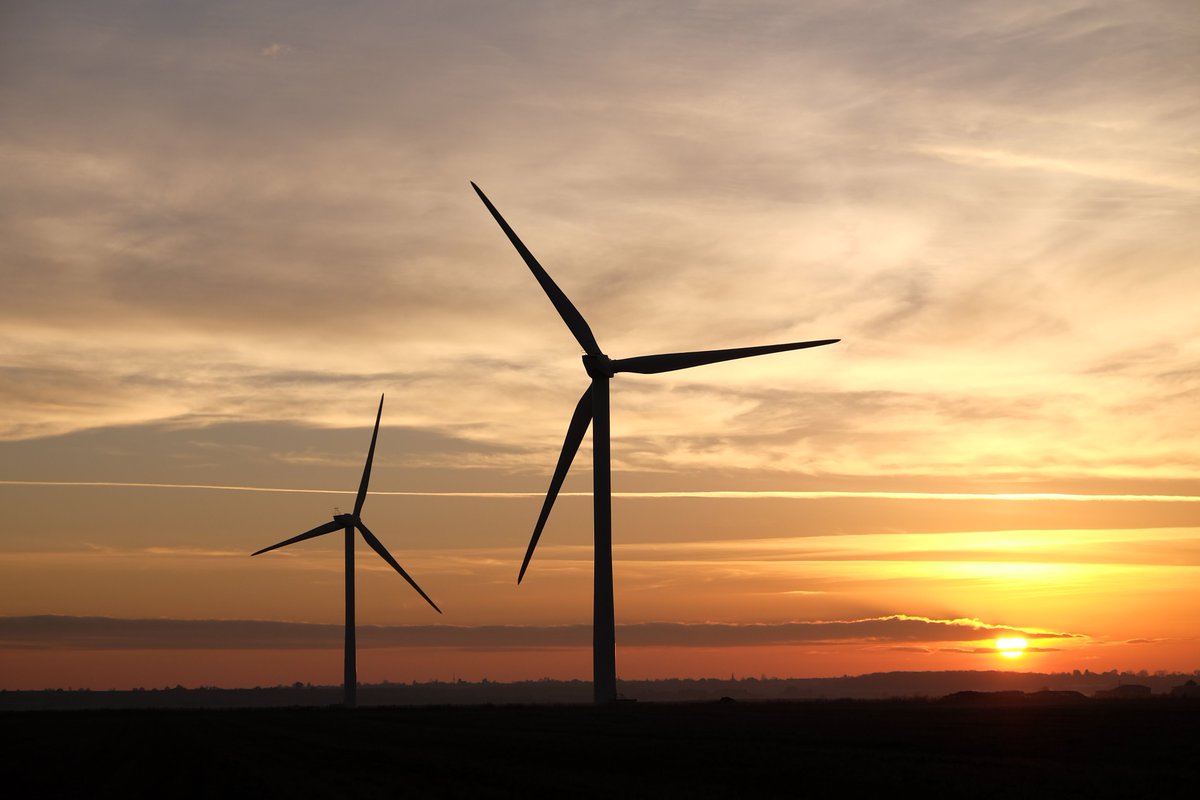 windnostics's tweet photo. What a superb end to the day carrying out #gearbox #inspections for #edfenergy at #redtile #windfarm #sunset https://t.co/VEMGEd7xVl