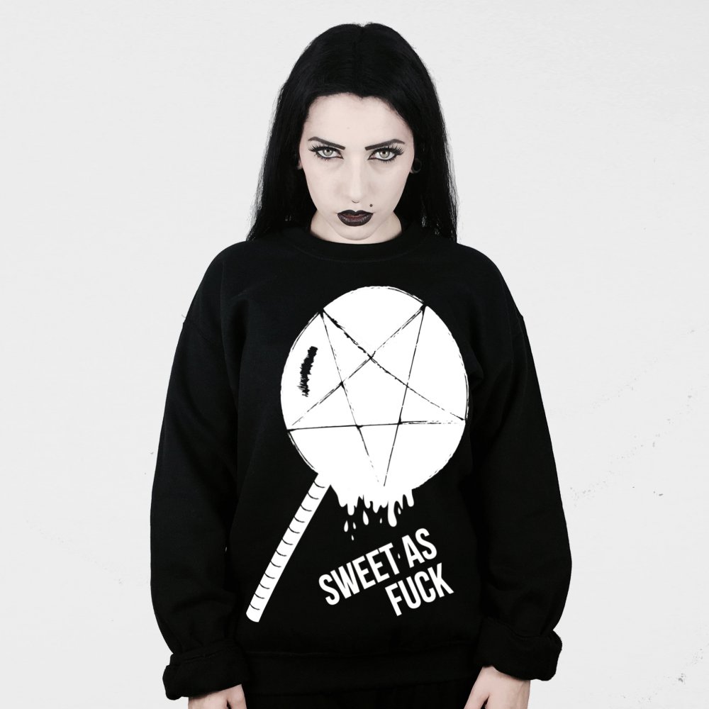 Sweet as fuck! That's Mercredi Clothing that is! 😈
iamattitude.com/mercredi-cloth…

#altfashion #alternative #sweetasfuck #goth #badgirls