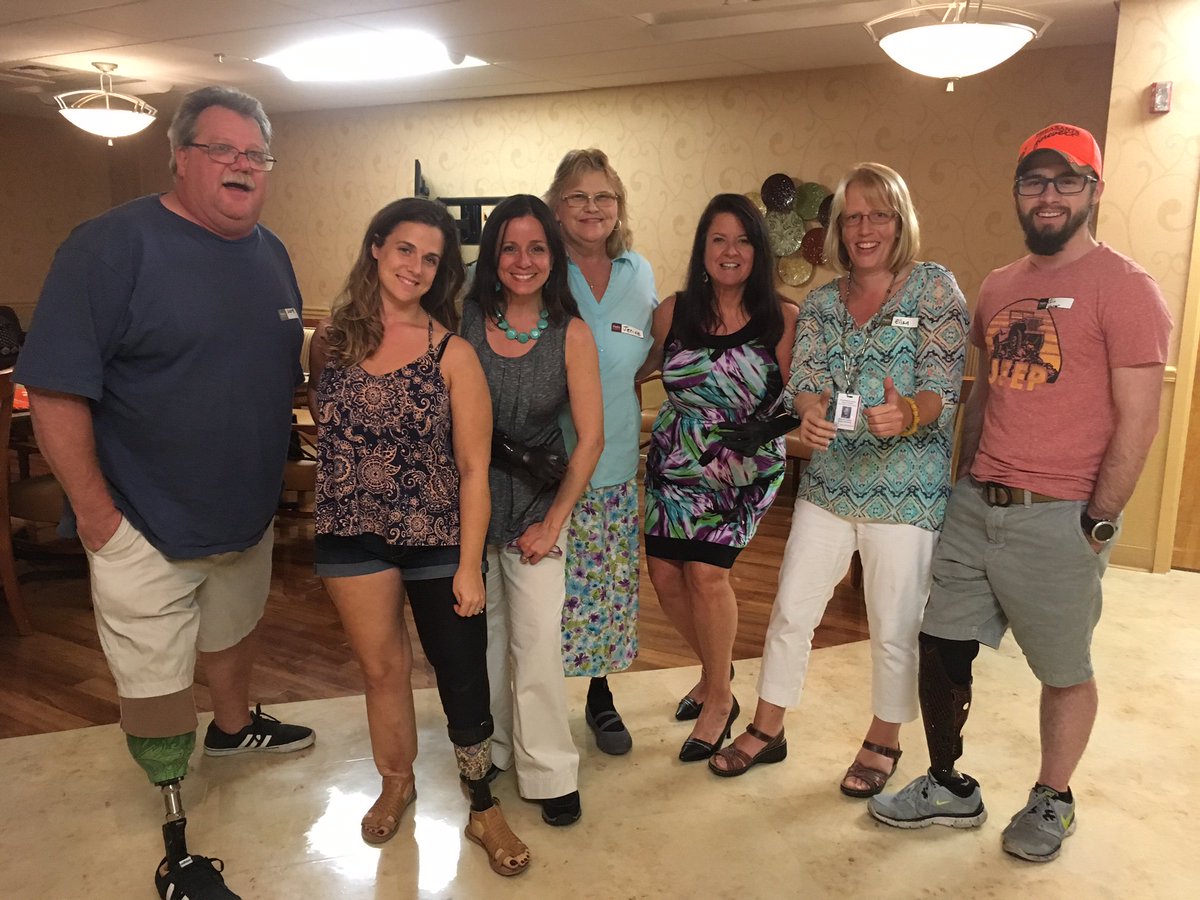 HangerNews's tweet photo. Meet the latest group of trained #HangerClinic AMPOWER peer mentors in South FL! To find a mentor near you, visit: https://t.co/Uakg0YY8U3. https://t.co/ncdnKMZOUl