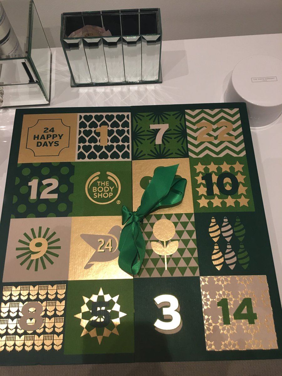 Arabella_SCx's tweet photo. One cannot wait to open the first box tomorrow! Hope everyone has got their advent calendars! I adore this @TheBodyShop one! 🎄🎅🏻 https://t.co/cLjePn13PK