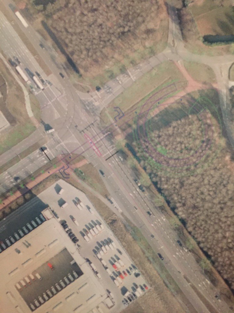 Nieuwe fietsbrug Oldeneelallee N 35, paarse lijn. Doorgaand huidig fietspad en oversteek aan zijde  Marslanden blijft