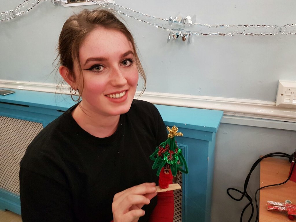 whocaresscot's tweet photo. Getting a wee bit festive at our last #Care2Create #Renfrewshire of 2016! https://t.co/6vq6LaulH6