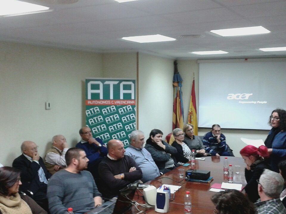 PlatComercValen's tweet photo. Invitados por el Consell de Representants de @uniogremial y con @NatxoCosta compartiendo ideas y objetivos #comercioLocal #ZGAT https://t.co/SfPKNfrw5o
