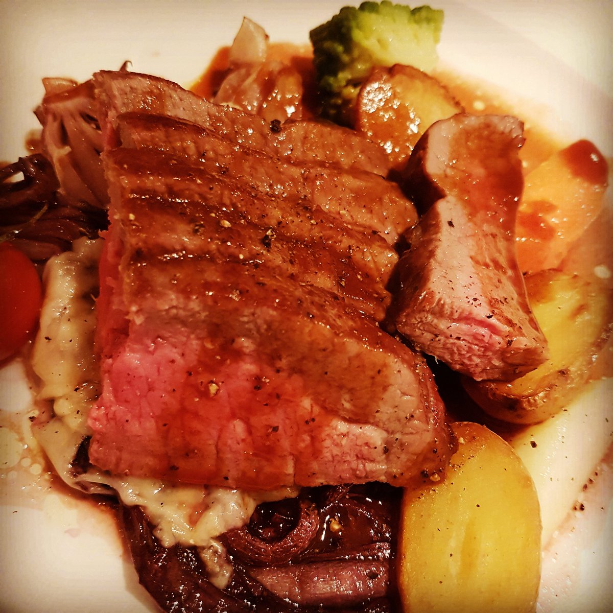 sjongtung's tweet photo. Fantastic dinner after a great learning week # jobs #MSFTie https://t.co/BiXwehAGDs