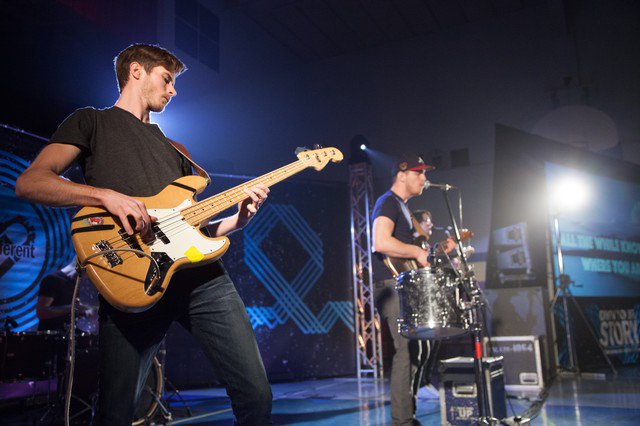 .<a href="/LiveDiff/">LiveDifferent</a>  booking 3 artists for its charity based cross-Canada tour. Travel &amp; expenses covered! Deadline today! ow.ly/KIGZ306DYSV