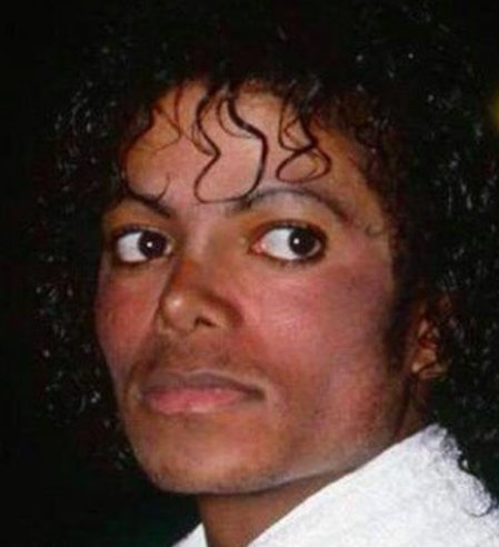 MJJJusticePrjct's tweet photo. The Girl Is Mine #Thriller https://t.co/eYB0F2ACbe  - Safe to say who won the gurl .. ain't it? https://t.co/9RieYPHDgG