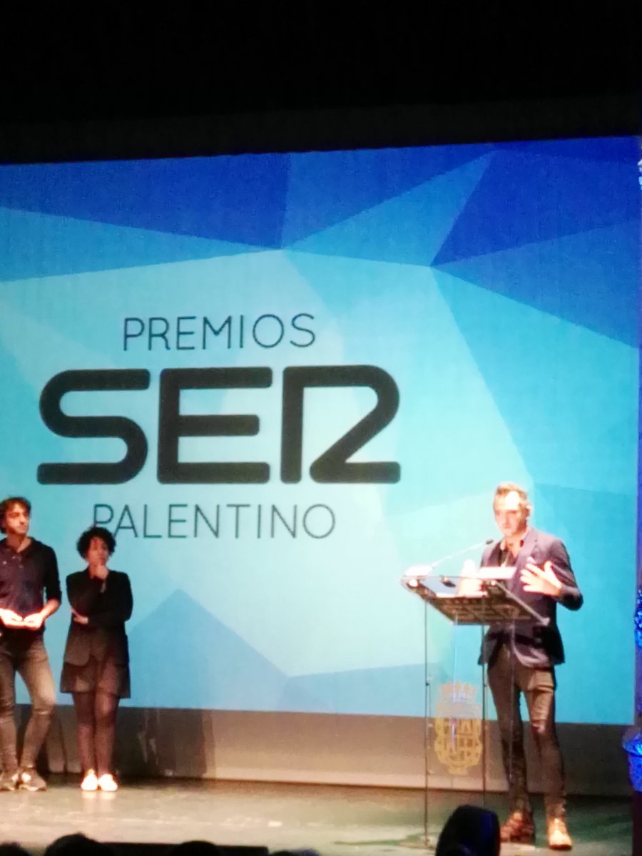 Aquí <a href="/frechigun/">David Frechilla</a>, que está especializándose en recibir premios y en explicar que sólo no puedes, con amigos sí. <a href="/PalenciaSonora/">Palencia Sonora</a>