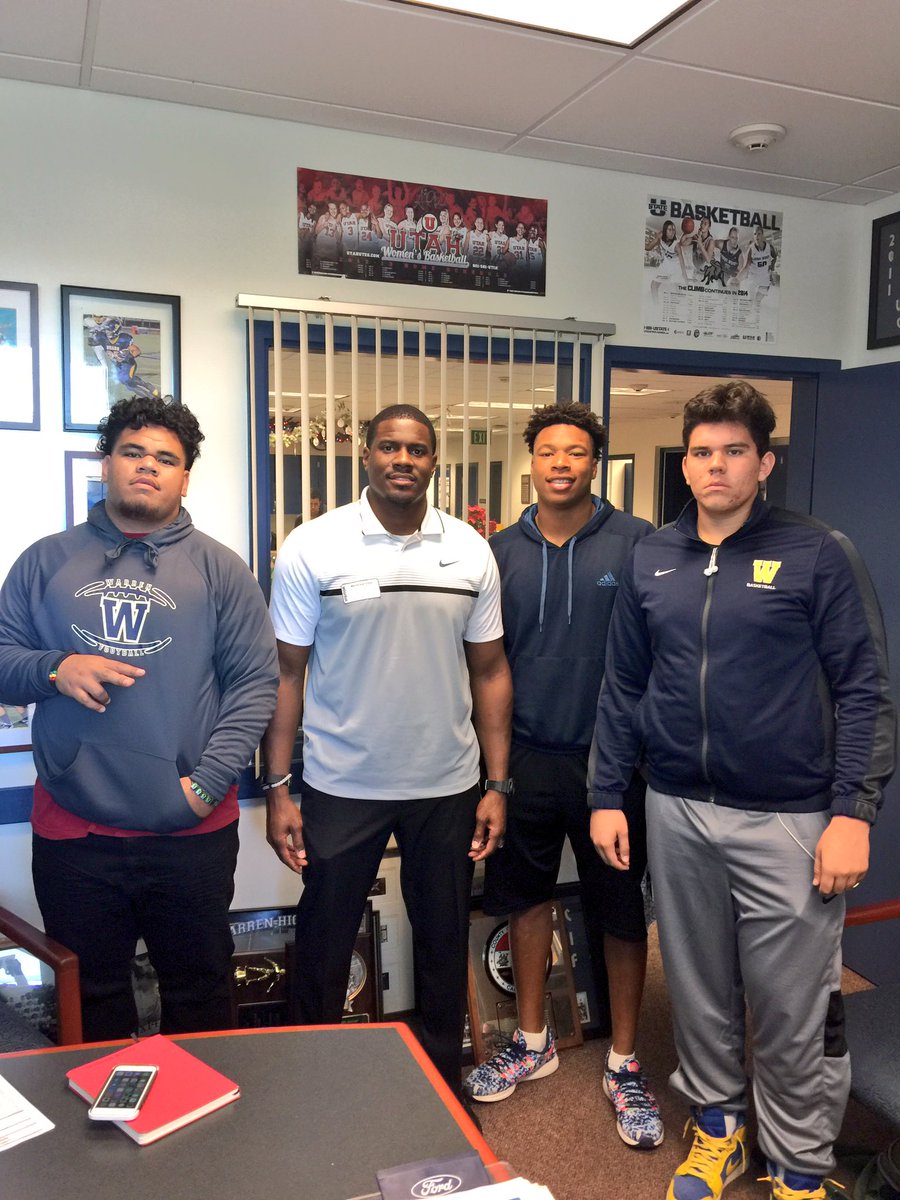 WHSBearFootball's tweet photo. Awesome meeting this morning with @CoachRoyM @wsucougfb thank you for stopping by and meeting our #StudentAthletes #Wazzu #Pac12 #WarrenFB https://t.co/BNxvVUAuwW